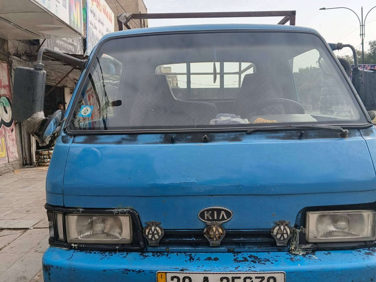 السلام عليكم سيارة بنكو. للبيع موديل 94 
كير حدادية وصدر وسنوية تحويل ثاني يوم باسمي 
هاي سيارة كدامكم نضيفه وحلوة ومال شغل وسعر ؟؟(٤٧).
وهذا  رقمي *********** العنوان. بغداد. شعلة. 💙🙏🏻
