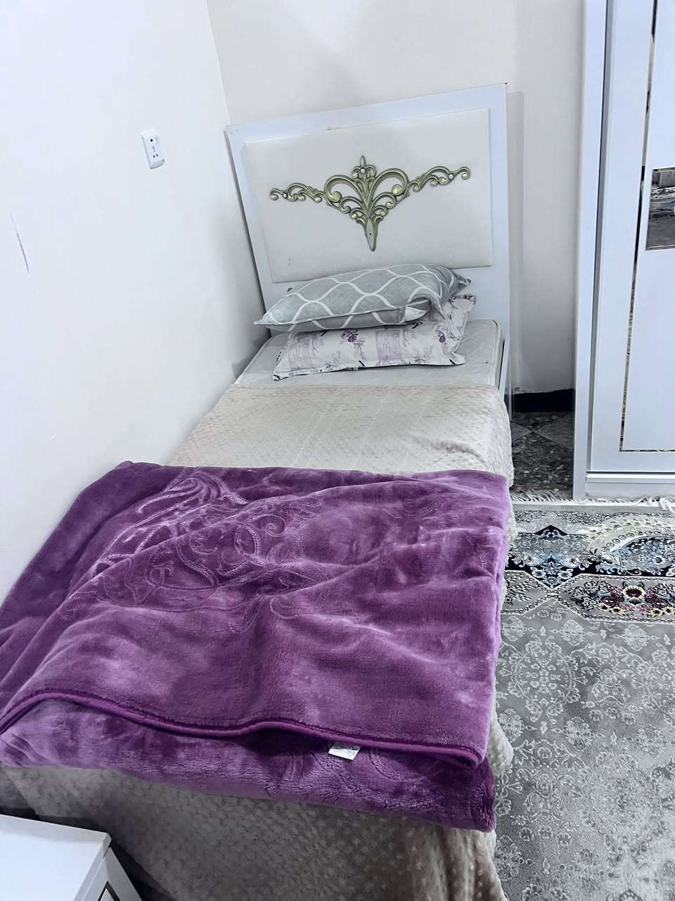 غرفه نوم شبابي 4 قطع نظيف من اي اكسر او شخط
سعر 350الف شامل نقل وشد داخل كركوك
***********
