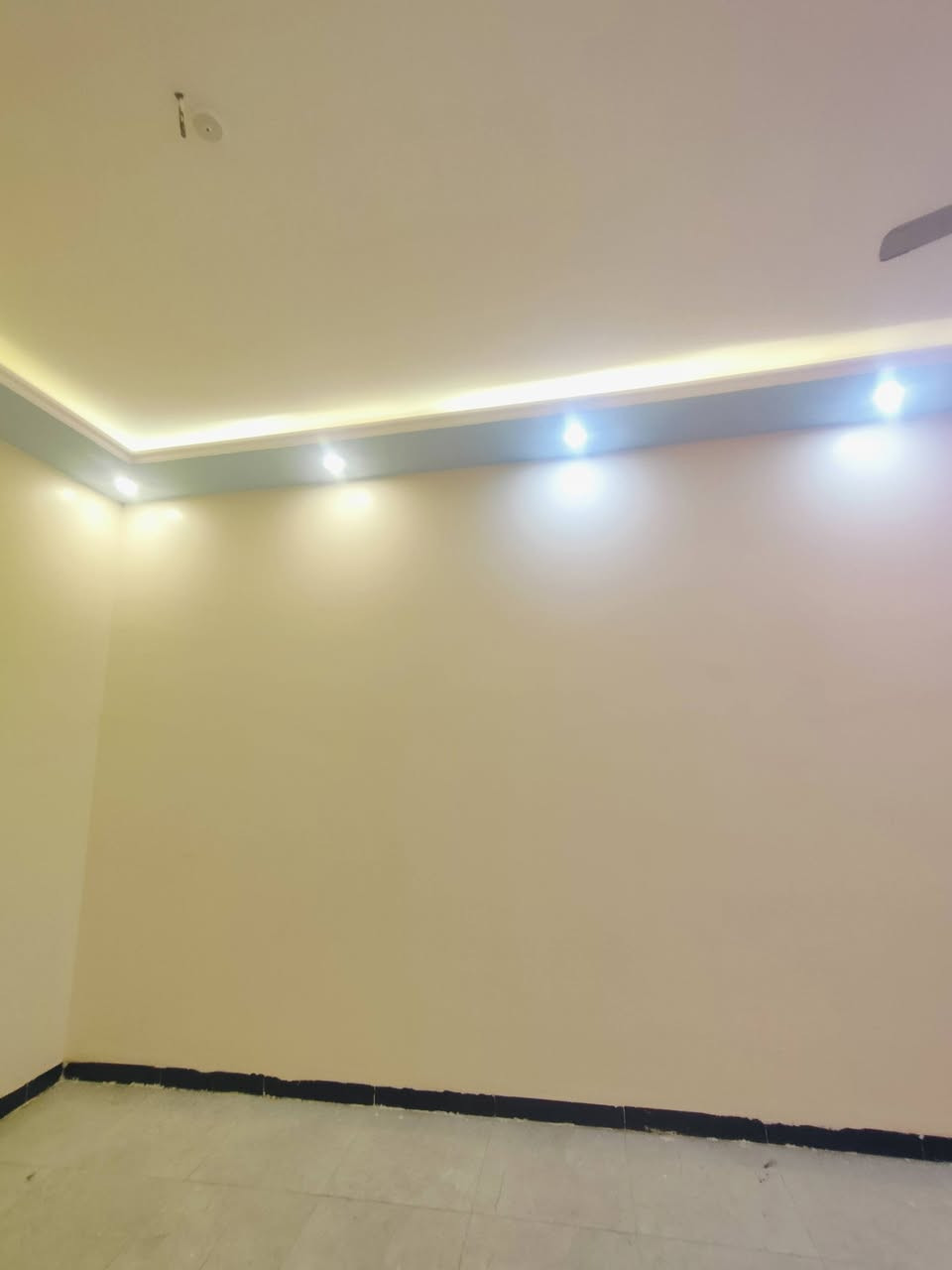 السلام عليكم بيت للبيع حي الزهراء مقابيل الكاديمه قرب فلكت نجاح علمن انه البيت مطلوب للسكان 
مامتواجد على الفيس
***********
