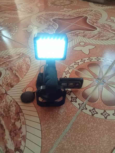 سلام عليكم كامرا 8 كي واي فاي مال حفلات فول مواصفات مع فلاش و مايك و استاند و رام 64 كيكه يوكي بريطاني  سعر 120 الاف يوجد توصيل جميع محافظات اتصل على رقم *********** $
