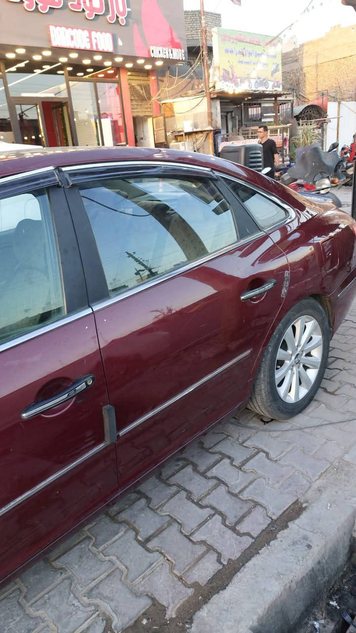 هونداي ازيره 2009 خليجي
بيها بنيد وجاملغات اماميه صبغ بدون تبديل 
فوول مواصفات ماشيه 117,000كم
مري اشاره وقلاب عاالبك 
سلايد روف 
كشنات كهرباء 
كشنات جلد 
تحكم صفحتين 
كروز سرعه ومثبت سرعه
حساسات خلفيه 
شاشه ليزريه 
كامره خلفيه 
شاشه مسافات بلاديه 
خزن ميموري
محرك 3300
صدر امامي جديد 
صدر خلفي جديد 
تايرات تخم جديد
تبريد/ منظومة كاملة جديدة تبريد وتدفئة
محرك كير جدد 
سياره متعوب عليها 
مال جناي
 وبعد بيها مواصفات 
مكاني بغداد / مدينة الصدر باأسمي ***********
السعر 88$
