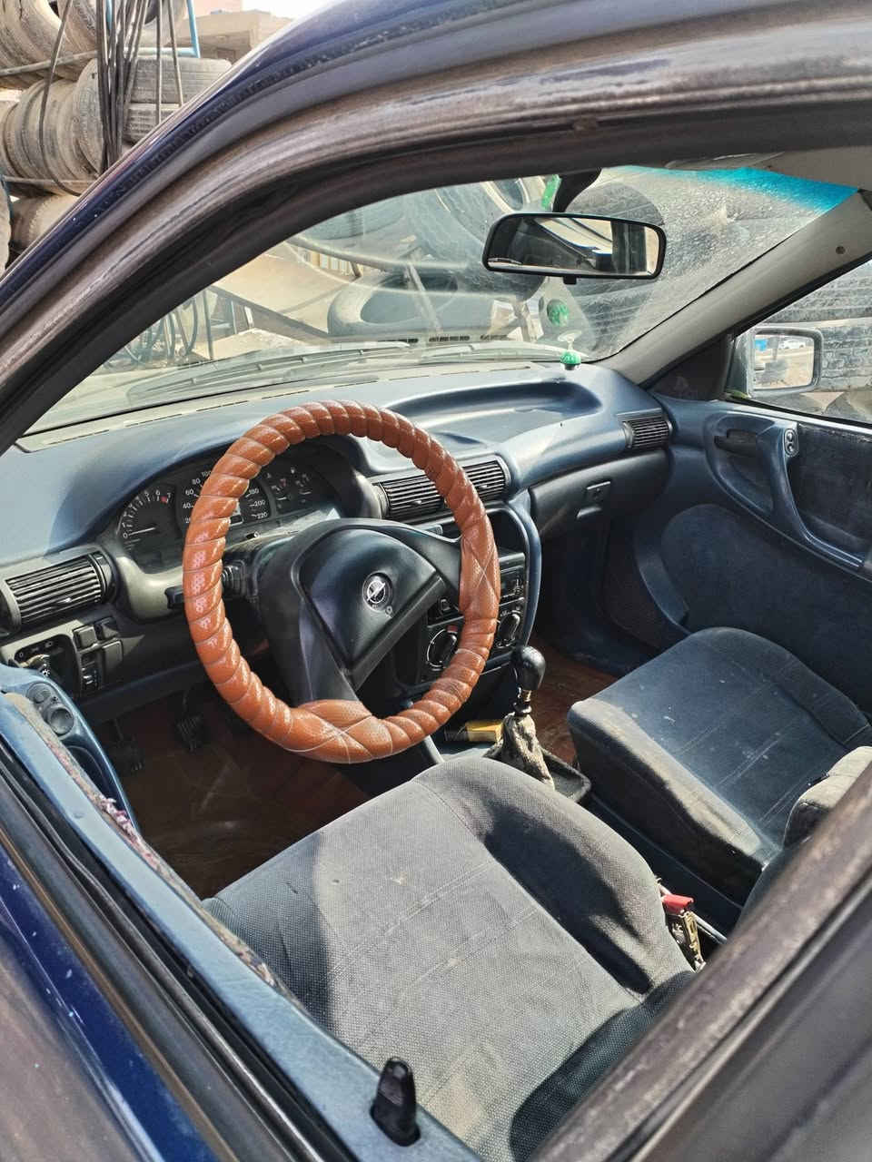 اوبل استرا للبيع موديل٩٢ جاهزة صبغ بلادي سيارة نضيفة رقم ديالى انكليزي هزة جديدة ٢٦ السعر ٣٦ *********** مكاني بغداد
