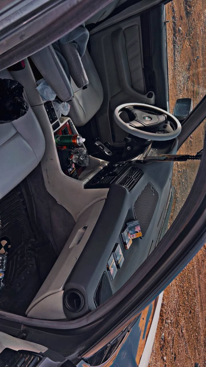 سلام عليكم اخوان بيئم دبليو موديل 91 محدث 95  سلايت فول مواصفات للبيع 
صبغ عام بيها ضربه خفيفه بل جمارلغ خلف سائق سعر 60 وبي مجال  *********** واتس اب كركوك, العراق
