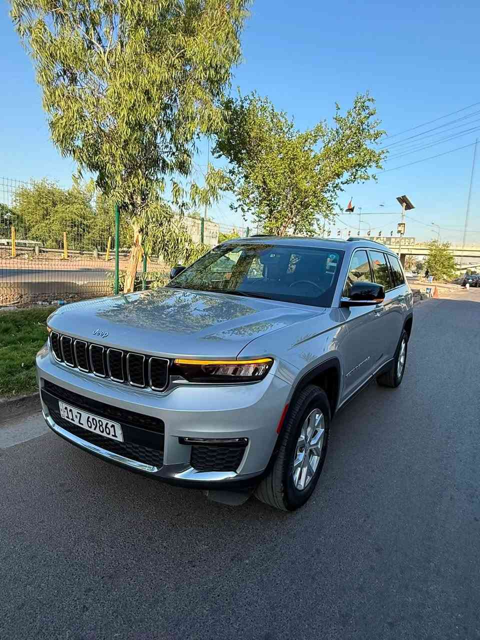 .
السلام عليكم 
جيب كراند شيروكي ٢٠٢٣ L
مكينة 6 سلندر 3600
بدون حادث بدون ايرباك بيها سرقة بابين جهة اليمين 
و راجعات نفس اللون بدون قطرة صبغ بدون ايرباك بجم كبس و السيارة مغلفة ppf يم مركز منتظر الاسدي ضمان ١٠ سنوات فئتها لمتدد فول قمارة حديد 
المواصفات 
لد نهاري 
بصمة دخول ذكي 
مري كهرباء + اشاير بالمري 
رادار جانبي نقطة عمياء + هيتر بالمري 
ويل كب ١٨ 
حساس خلفي 
تحكم ستيرن 
رادار تحديد مسار 
شفتات ستيرن 
مراية اوتو دم 
مقاعد جلد + كهرباء + خزن ميموري 
٣ قطع تبريد 
تدفئة مقاعد + تدفئة ستيرن 
شاشة كبيرة 
كامرة خلفية دوارة 
كير ماوس ٨ نمر 
هاند بريك كهرباء 
اوتو هولد 
درايف مود 
مقاعد خلفية ملكي منفصل 
منافذ شحن tip c + usb
جنطة كهرباء 
وباقي المواصفات المعروفه 
السيارة جديدة ماشية ٧٥ الف كيلو 
صدر كير مكينة كهربائيات تبريد كله كفالة شرط الفحص 
السيارة بأسمي تحويل ثاني يوم 
مكانها الكرادة بارك السعدون 
السعر 285 و بيها مجال 
***********
