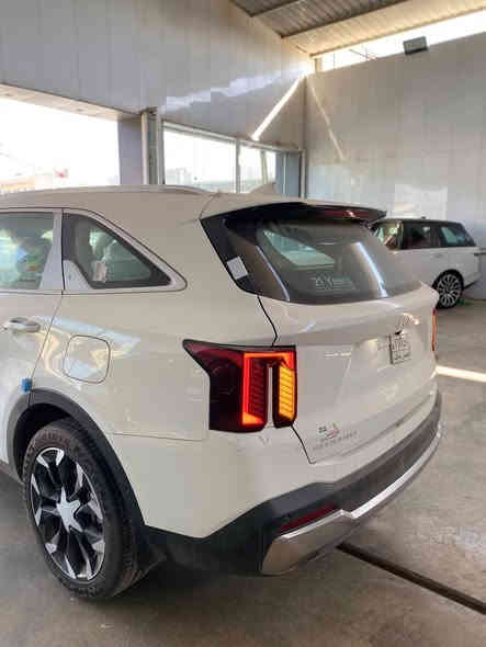 سورنتو خليجي 25 زيرو ضمان الدولية 
اربع كامرات
داتاشو
رادار
تتقدم وترجع بريمونت 
ويل حجم 20
محرك 6 سلندر
كير ماوس
مقاعد مخمل كهرباء
جنطة كهرباء
لد امامي وخلفي 
حساسات امامي وخلفي 
شاشة تعمل بنظام بلي كار 
السيارة فول مواصفات عدا البنوراما والجلد

السعر  51 مليون رقم بغداد 

ضمان الدولية 5 سنوات 
اربع تبديلات دهن بشركة مجانا
اول سنة صيانة مجانا 
***********
مكانها البياع 
ممكن مراوس بسورنتو اقل منها بالموديل
