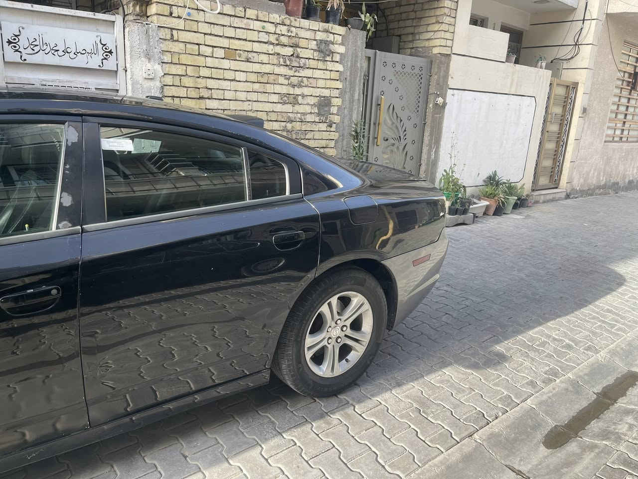 سلام عليكم جارجر للبيع موديل 2013سياره ضربه مالتها بجم بيها طخها بل باب مثل ماموضح بصوره سياره كير ومكينه كفاله كير موس طياره سعر 120قفل رقم الهاتف ***********
