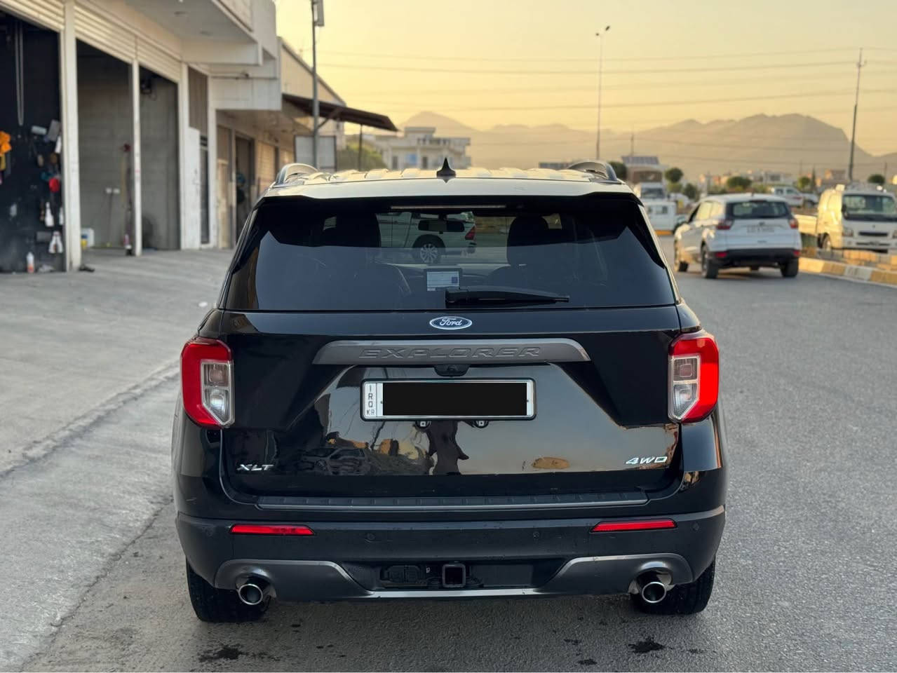 فۆڕد ئیكسپلۆرە ٢٠٢٢ مواسەفات XLT فول تەنها پانۆڕاما نییە
بەسمە و شەخال دەبڵ ئەكسل سندوق شەفت كوشن VIP چوار دەرگا بەسمە كوشن هیتەر سوكان هیتەر زۆر مواسەفاتی تر
بۆیاخ/ ٢ پارچەی بۆیاخە بێناو بێ ئێڕباگ یەك تەحدیلی هەیە
گێڕ و مەكینە و تەقەو ڕەقە بەشەرت 
سەنەوی تازەیە
نرخ / ٢٤٠وەرەقە و كەمێك مەجال
ژم/ ***********
ژم/ *********** رانية, السليمانية
