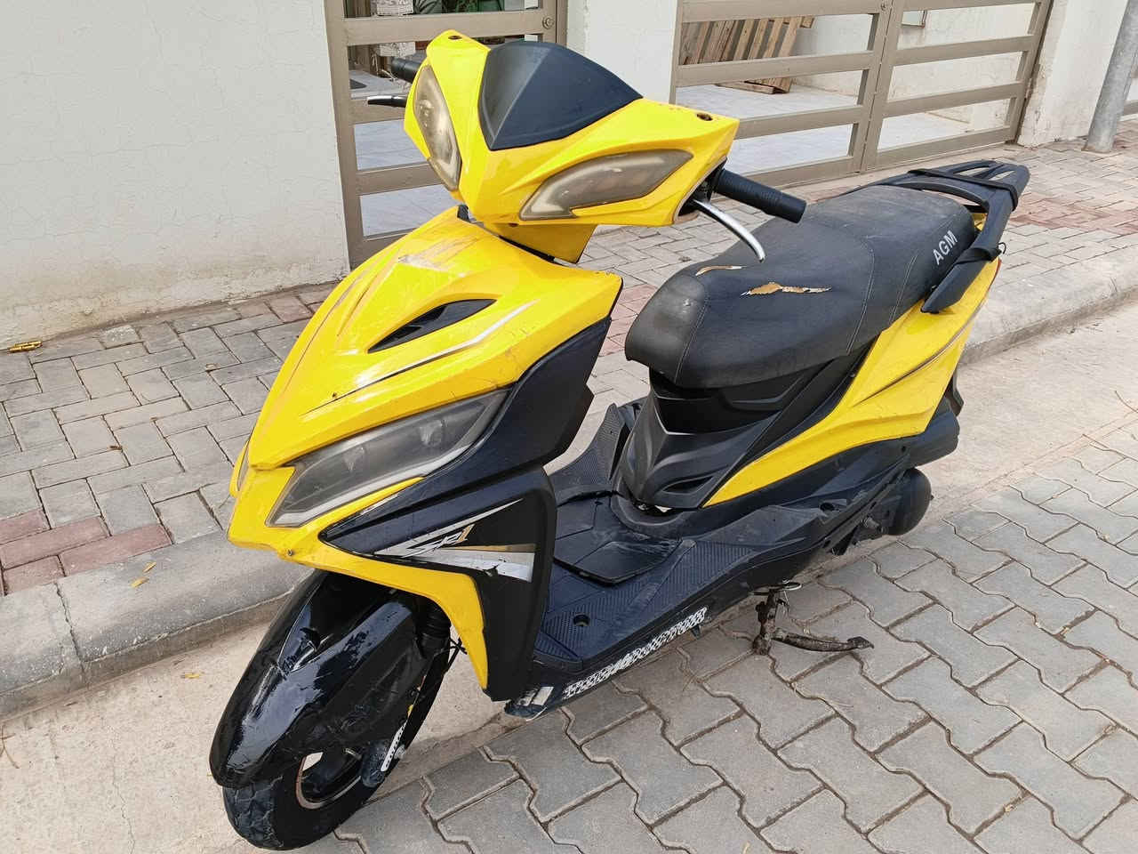 للبيع او مراوس
دراجه صيني 150 cc نظيف لا يبخر لا يصرف شلعه ومعدل 
كهربائيات كلها شغال نكره سلف 

***********
