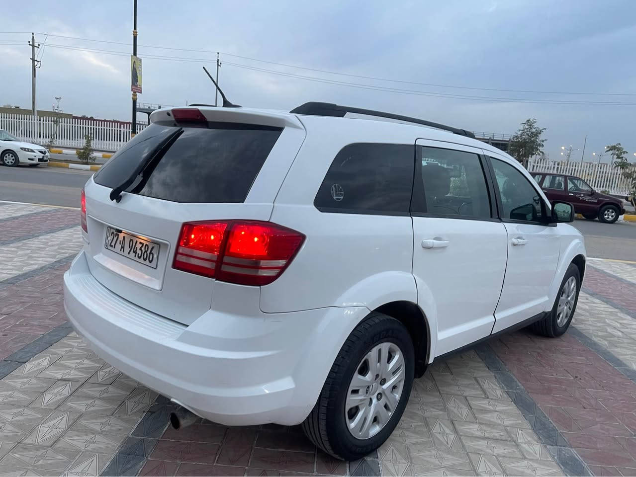 سلام عليكم سياره جورني موديل 2018 رقم ذي قار نكليزي حره تحويل ثاني يوم بيها تبديل باب خلفي جهه الايمن وبيها صبغ صفحه الايمن رشات سياره جديده تبريد تدفئ حداديه جديده تخم تاير جديد كهربائيات كلها غاله مكينه 2000 4سلندر 7راكب العنوان ناصريه مركز السعر 110 قابل للمراوس حسب القناعه 
رقم الهاتف *********** ناصرية, ذي قار
