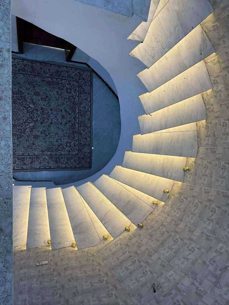 دار للبيع طابو زراعي سند 25 الموقع زوير قرب الشرطه النهريه المساحه 200متر طابقين الطابق الاول يحتوي على صاله هول مطبخ غرفه نوم وصحيات داخليه وخارجيه الطابق الثاني 4 غرف نوم للاستفسار ***********  والدار يرهم مراوس بمشتملات عدد2 لايقل مساحه الواحد عن 130متر
