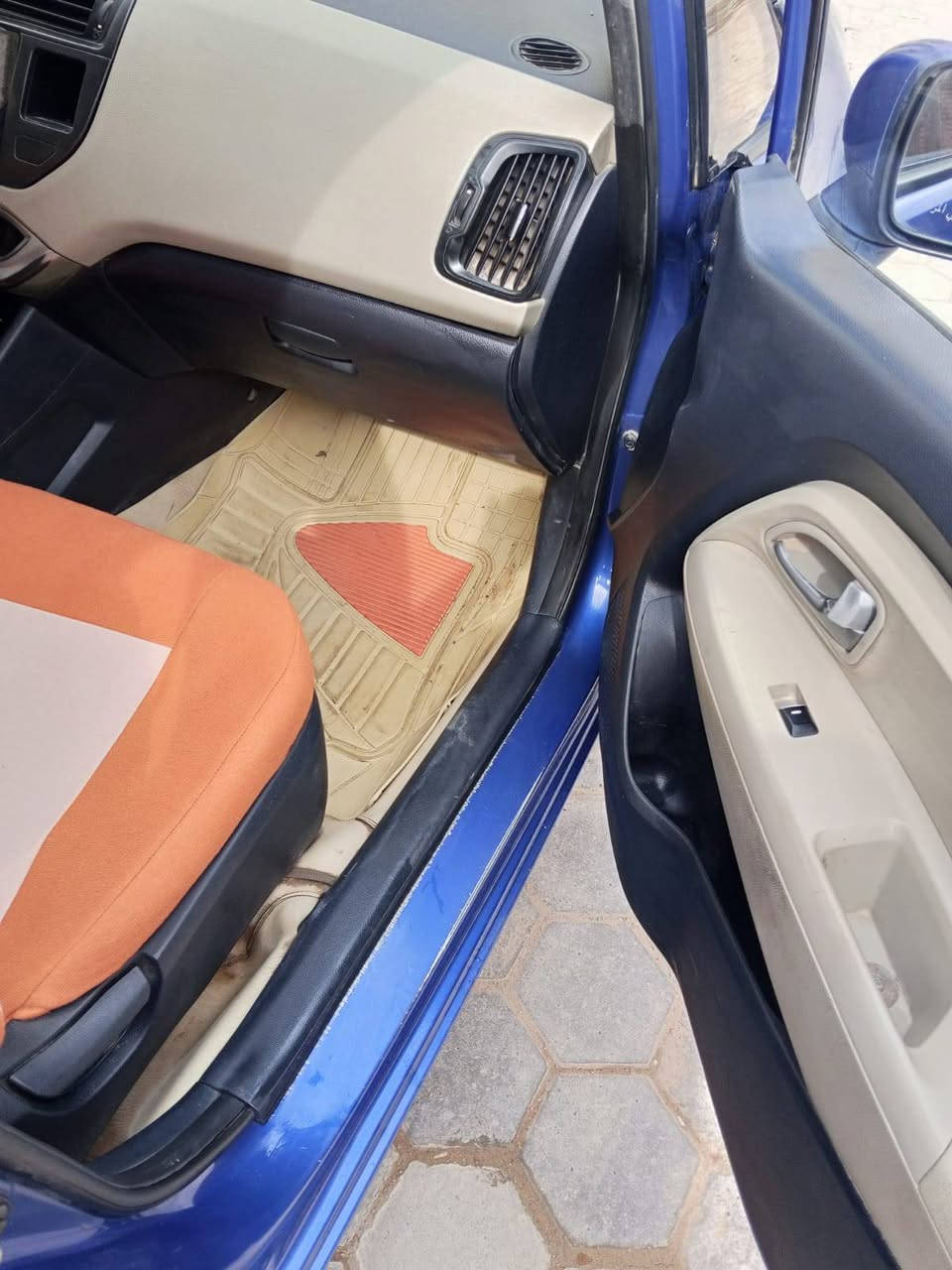 كيه ريوو مديل 14سياره خير من الله ماعايزه رقم بغداد مشروع وطني مداور ثاني يوم محرك 1600العنوان نجف كوفه بيها جاملغ ضربه فقط الخلفي بدون داوخل السعر 83وبيها مجال الشراي يقره التفاصيل ويتصل ***********
