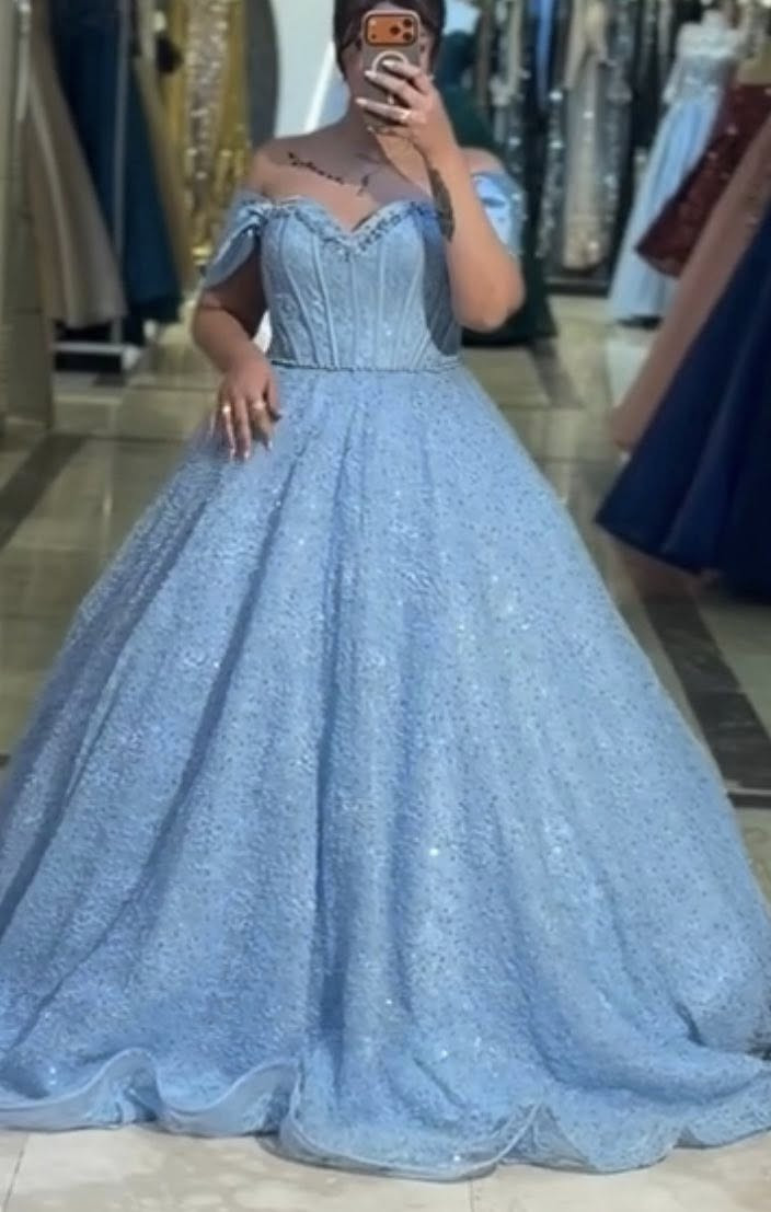 مرحبا
بدلة مهر  او حنه ملبوسه ساعه وحده وياها البرنص مالتها قياسها فري سايز اني ٤٤ لبستها  لان تتكبر وتصغر

مشتريتها جديده من اريدو بمليون اريدها ب ٧٠٠ وبيها مجال


**إذا كنت صاحب هذا الإعلان وتريد حذفه لأي سبب، رجاءا أرسل رسالة إلى الدعم الفني**