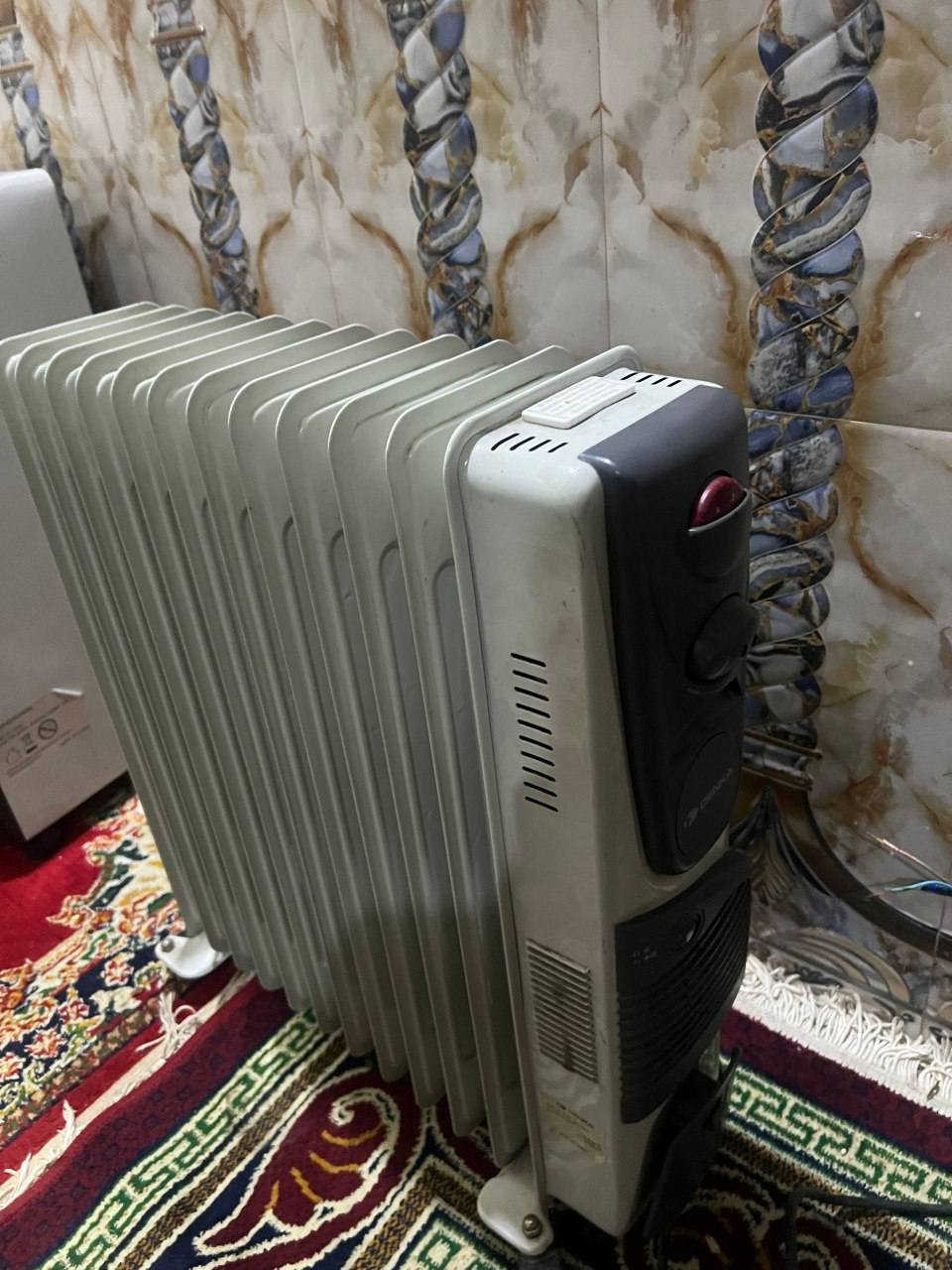 صوبه غازيه وكهرباء وصوبه زيتيه نظافه 90% مكان بغداد سعر الوحده 60   الاتصال ***********
