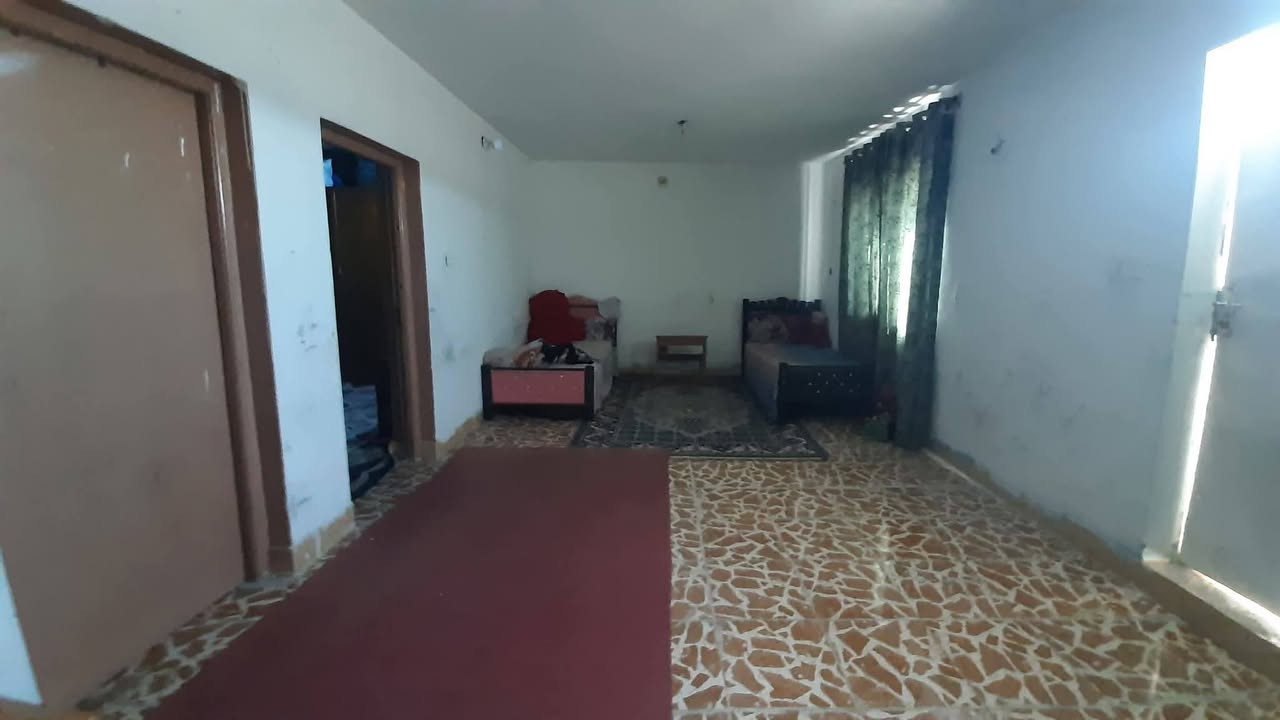 بيع مستعجل تم تنزيل السعر بسبب ظرف خاص دار للبيع او مرواس  المساحه 200متر طابقين مطلوب مبادرة طابو ملك رابع بيت من شارع العام صرف يحتوي على 4 غرف نوم وهول واستقبال ومطبخ ومجمع صحيات 2
العنوان شارع رابط الجديد بين مهندسين وحي العكسري 
مطلوب مبادرة 
السعر  58مليون وبي مجال تنطي لابو البيت
***********
