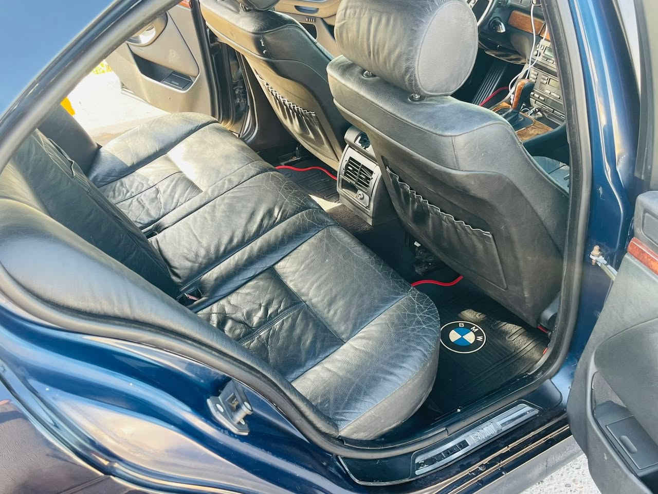Bmw صقر 99 للبيع
حجم540 مكينه 44 

كير تبترونك 

مصبوغه عام جماليه بدون معجون بدون ضربه 

رقم ديالى دولي تحويل مباشر 

مكينه كير كفاله 

الصور موجوده بيها كل تفاصيل السياره 

مكان السياره صلاح الدين الضلوعيه 

السعر 92 بيها مجال بسيط 

للاستفسار :***********
