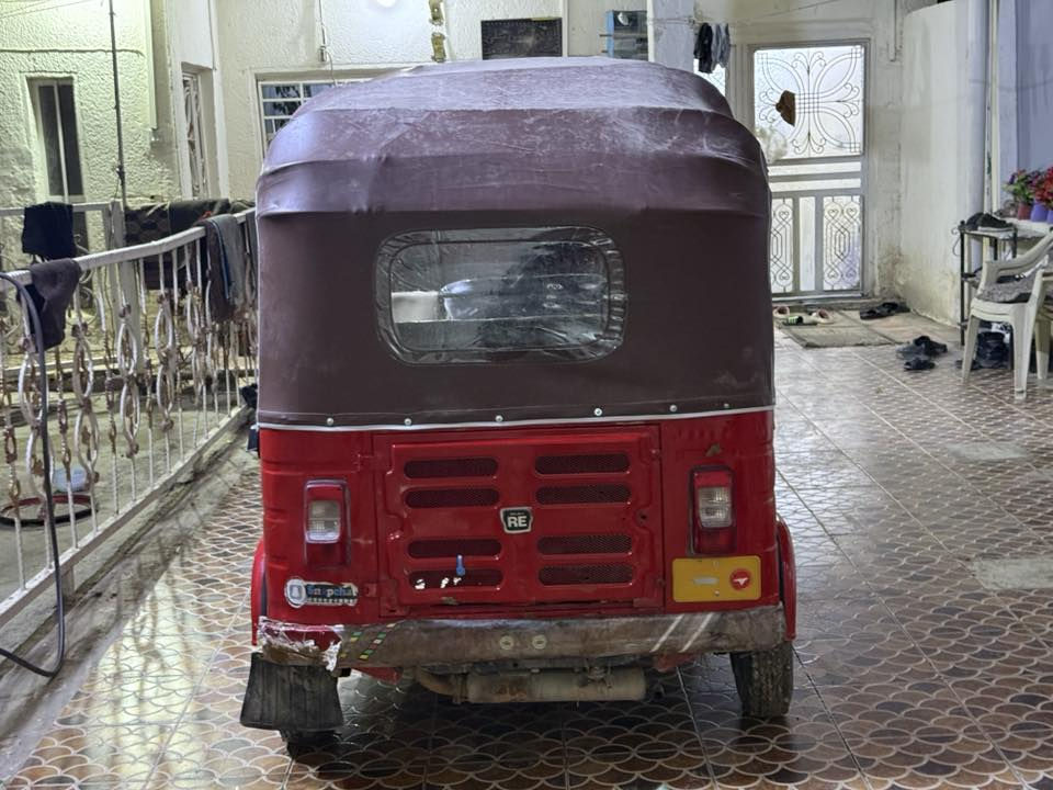 تكتك  بجاج 2017 للبيع السعر 3مليون وبيها مجال بسيط
للتواصل ‭0786 451 2451‬
