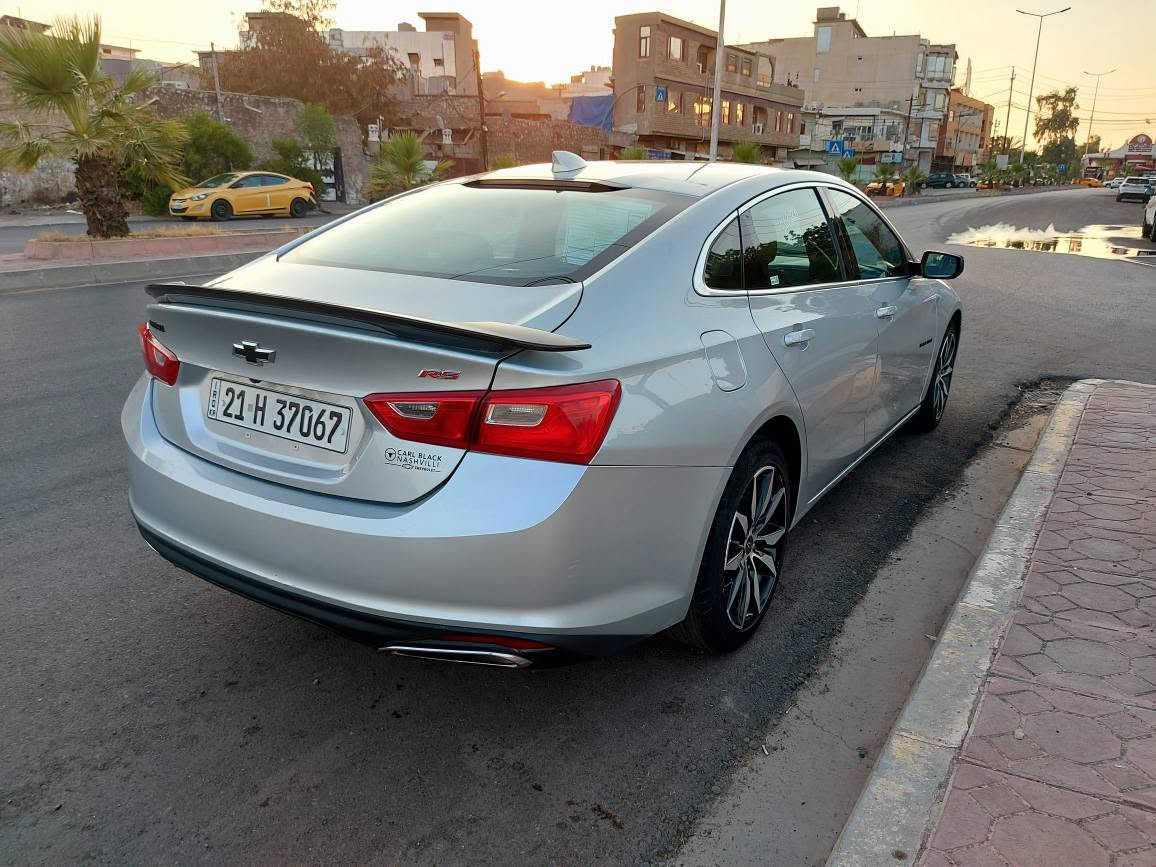 شوفرليت ماليبو 2020 محرك 15 توربو مواصفات RS . للبيع او مراوس حسب القناعة . سعر 104 $  ، لون سلفر و رقم سليمانية ، بصمة و تشغيل عن بعد و شاشة كاميرا دوارة و دبل صالنصة ، بيها بونيد و جامرلغ و باب امامي صبغ بدون دواخل ، كير و محرك  و تبرید بشرط ، سنوية ورقم جديد لحد 2027  ، دفتر بانزين موجود ، سيارة ب كركوك 
*********** كركوك, العراق
