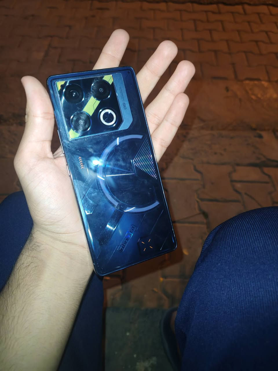 GT20 Pro
المعالج: MediaTek Dimensity 8200 Ultimate
الشاشة: AMOLED بحجم 6.78 بوصة، دقة 1080×2436 بيكسل، معدل تحديث 144 هرتز
الذاكرة: 256 جيجابايت من نوع UFS 3.1، مع ذاكرة عشوائية 8 جيجابايت أو 12 جيجابايت
الكاميرا: كاميرا خلفية بدقة 108 ميجابكسل وكاميرا سيلفي بدقة 32 ميجابكسل
البطارية: 5000 مللي أمبير، شحن سريع بقوة 45 واط
النظام التشغيل: Android 14 مع واجهة XOS 14
الحماية: شاشة IP54، طارد للغبار وقطرات الماء الخفيفة
الوزن: 194 جرام
الحجم: 164.26×75.43×8.15 ملم
اللون: الأزرق

مكان النجف الاشرف يرهم مراوس مع ايفون وانطي فرق

السعر ٢٥٠ وبي مجال

ملحقات كاملة بدون راس شاحن فقط.


**إذا كنت صاحب هذا الإعلان وتريد حذفه لأي سبب، رجاءا أرسل رسالة إلى الدعم الفني**