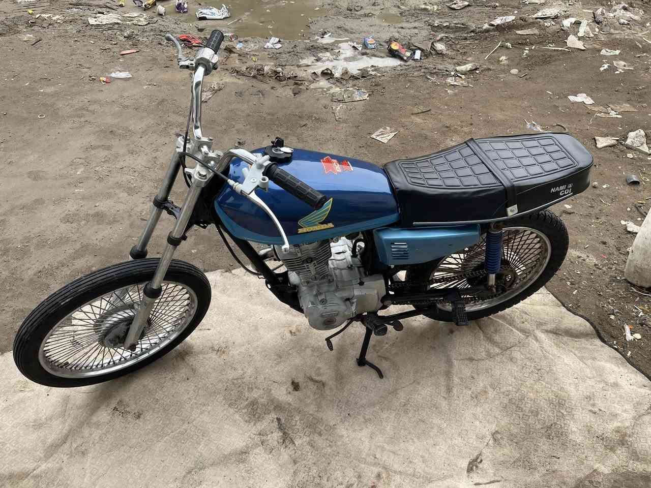 سلام ￼ عليكم ￼￼￼￼ دراجه لبيع دراجه حلوه 
يحتاجله بس دبلات كدام غراض كله جديدي 
سعر 325 وبيه مجال حاك جيه 
بصره 5ميل رقم لهاتف ***********￼
