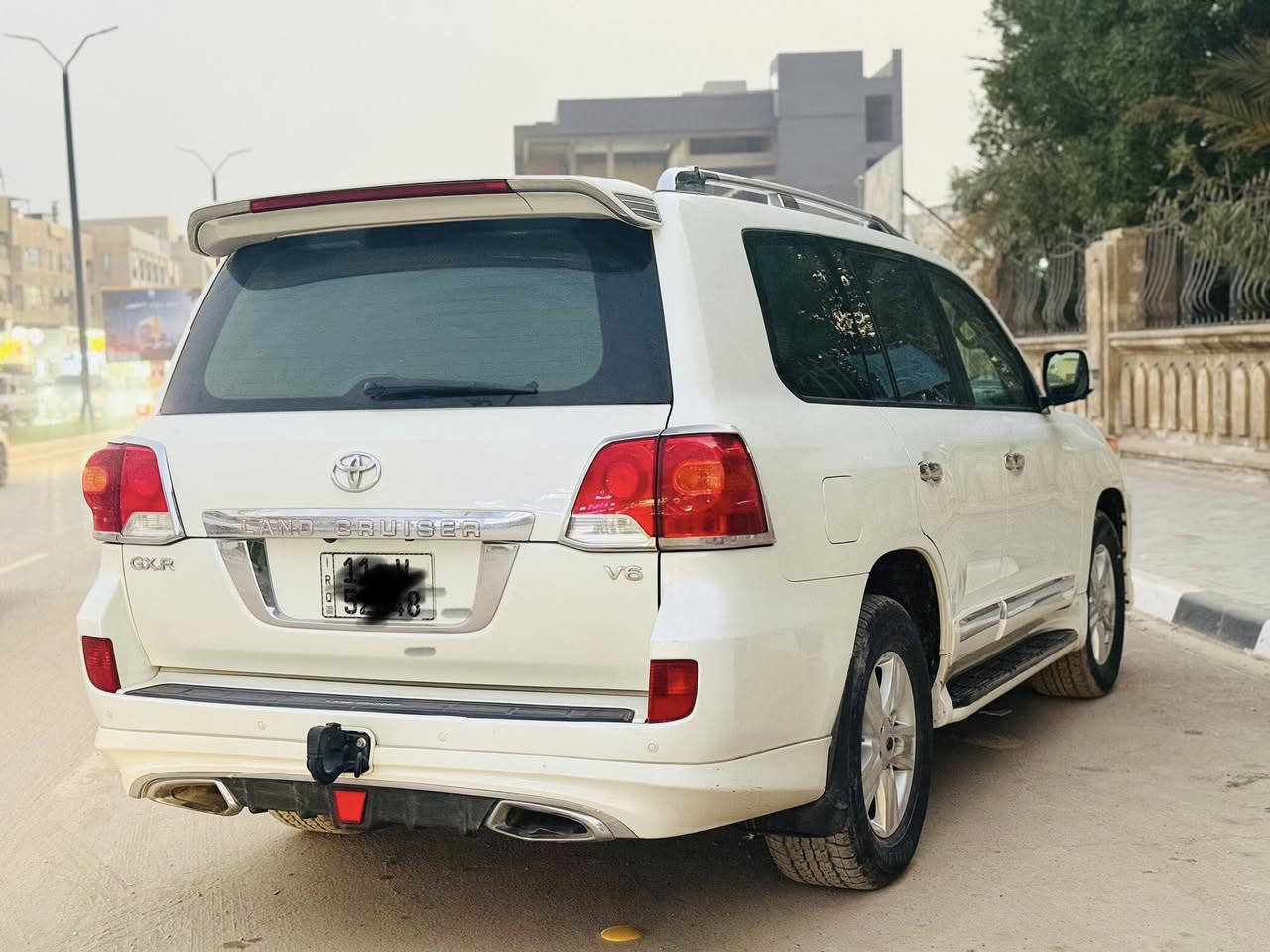 السلام عليكم لاندكروز 2015  رقم بغداد انكليزي بأسمي  مكفوله كفاله عامه  فول موصفات اربع كامرات مري قلابه كشنات كهرباء تشغيل عن بعد  حساس امامي خلفي مطفايه جلد ماشيه 125 
سعرها 405وبيها مجال 
***********
