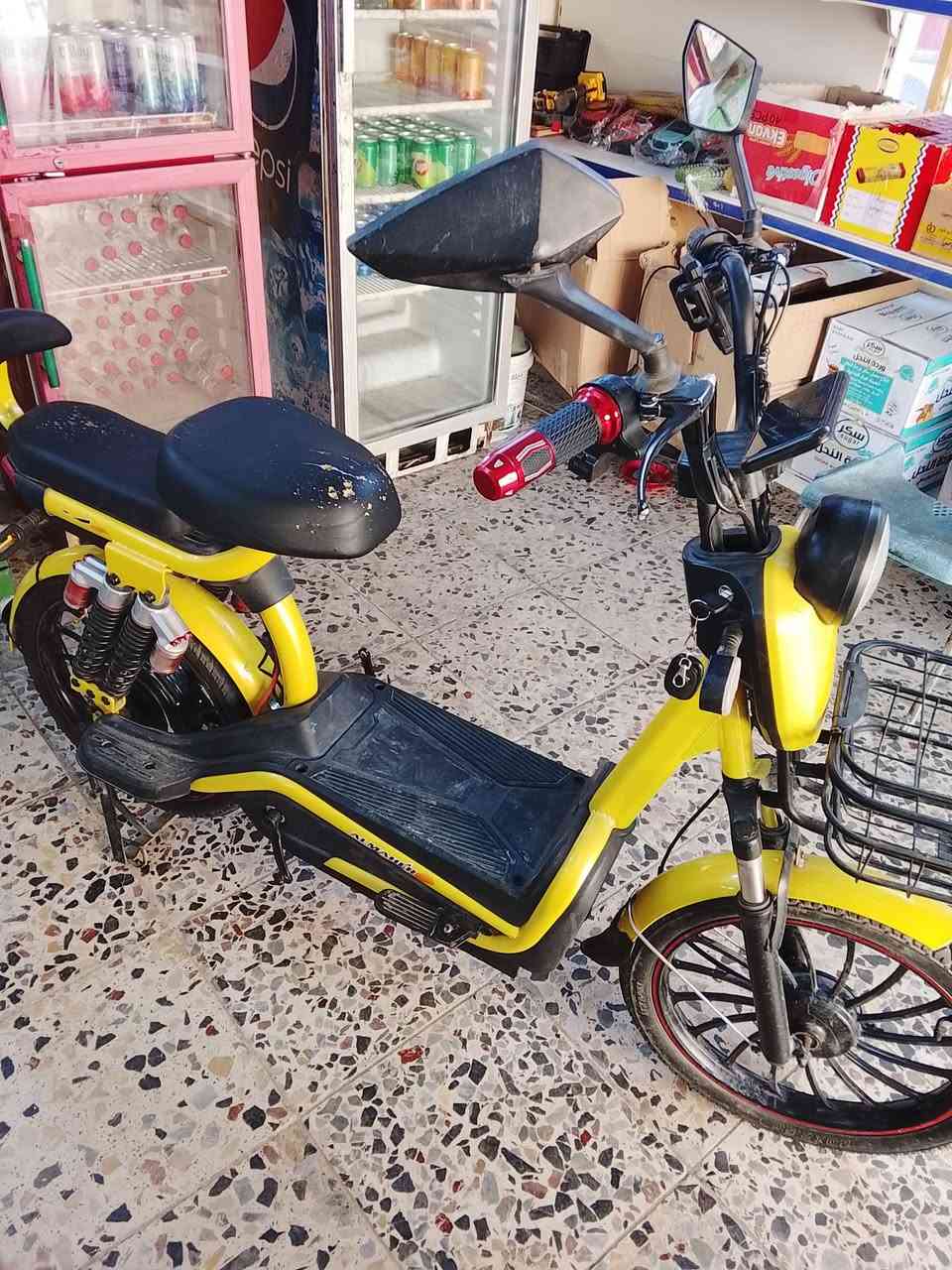 السلام عليكم دراجه شحن حجم 20 خمس بطاريات انضاف على الفحص تمشي بس بيها شغلت كربايات السعر 175للاستفسار اتصل 
*********** بي واتساب مكاني الكرخ شارع حيفا
