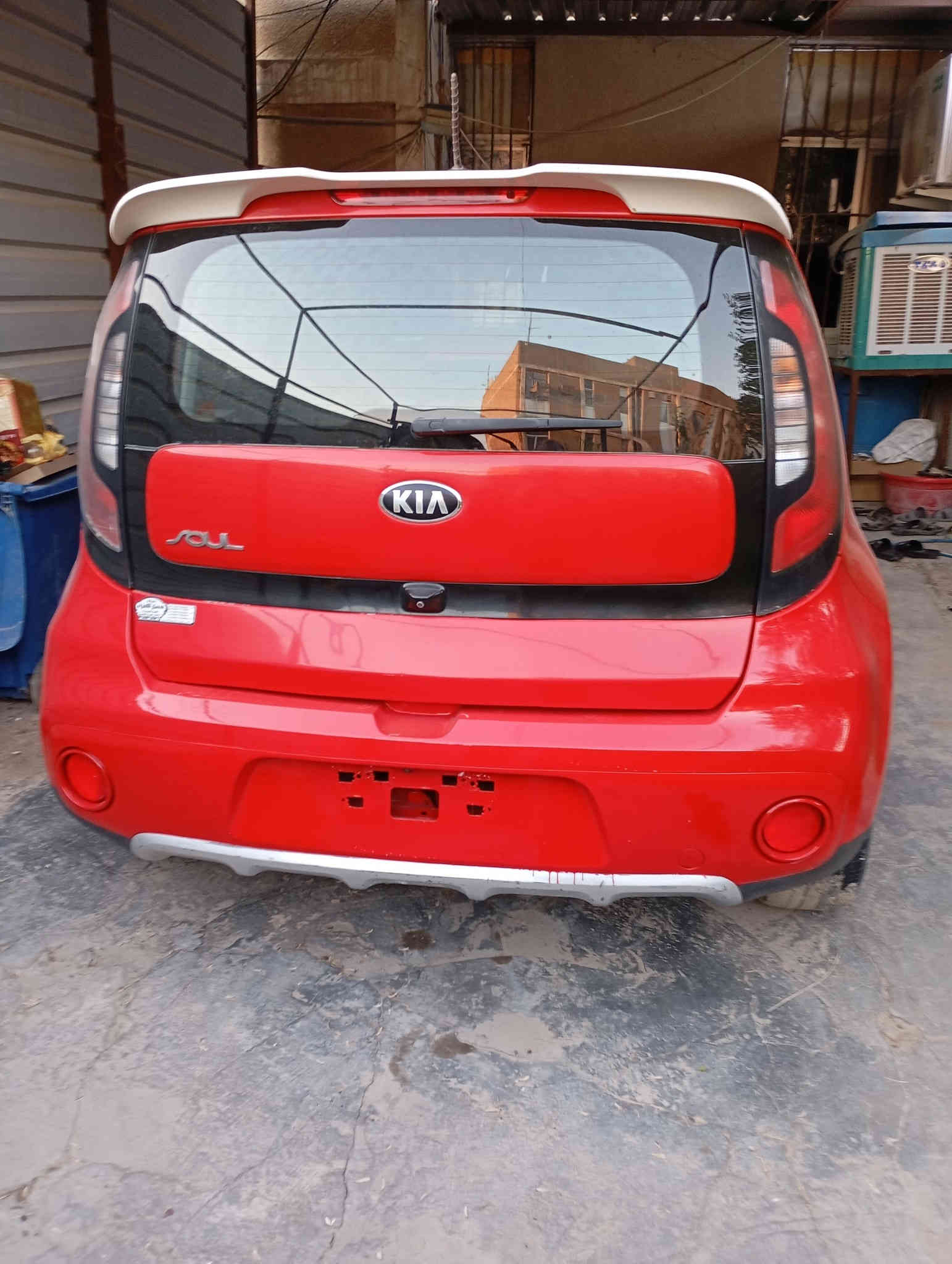 للبيع كيا صول موديل 2017محرك 2000 ماشية 82 سيارة جدا نظيفة شرط تشوف وتفحص وتحكم مال بيت باسمي كير محرك تبريد كفالة عامة تبريد ميكانيكي تحكم ستيرن جهتين شاشه كبيرة كاميرا دوارة كشنات جلد احمر مطعم باسود السيارة ناعمة وبالعافية عاللي ياخذها للاتصال *********** مكاني بغداد
