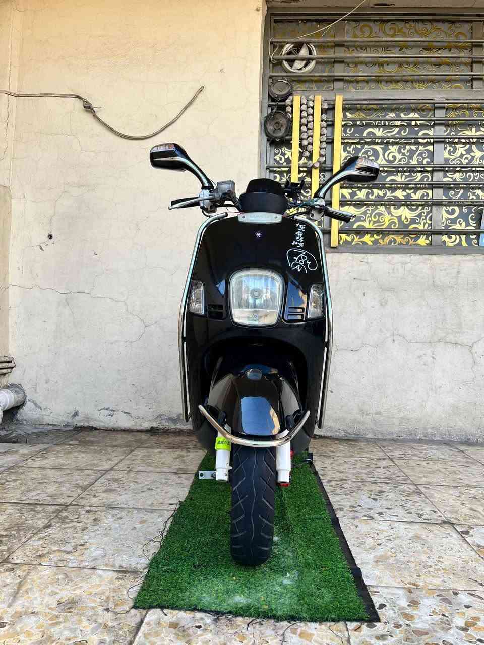 دراجه بوليس كابريتر جيب فيتر وتعال دراجه خير من الله ايد ما ممدوده عليها سعر ٧٥٠ تونس بيها ***********
