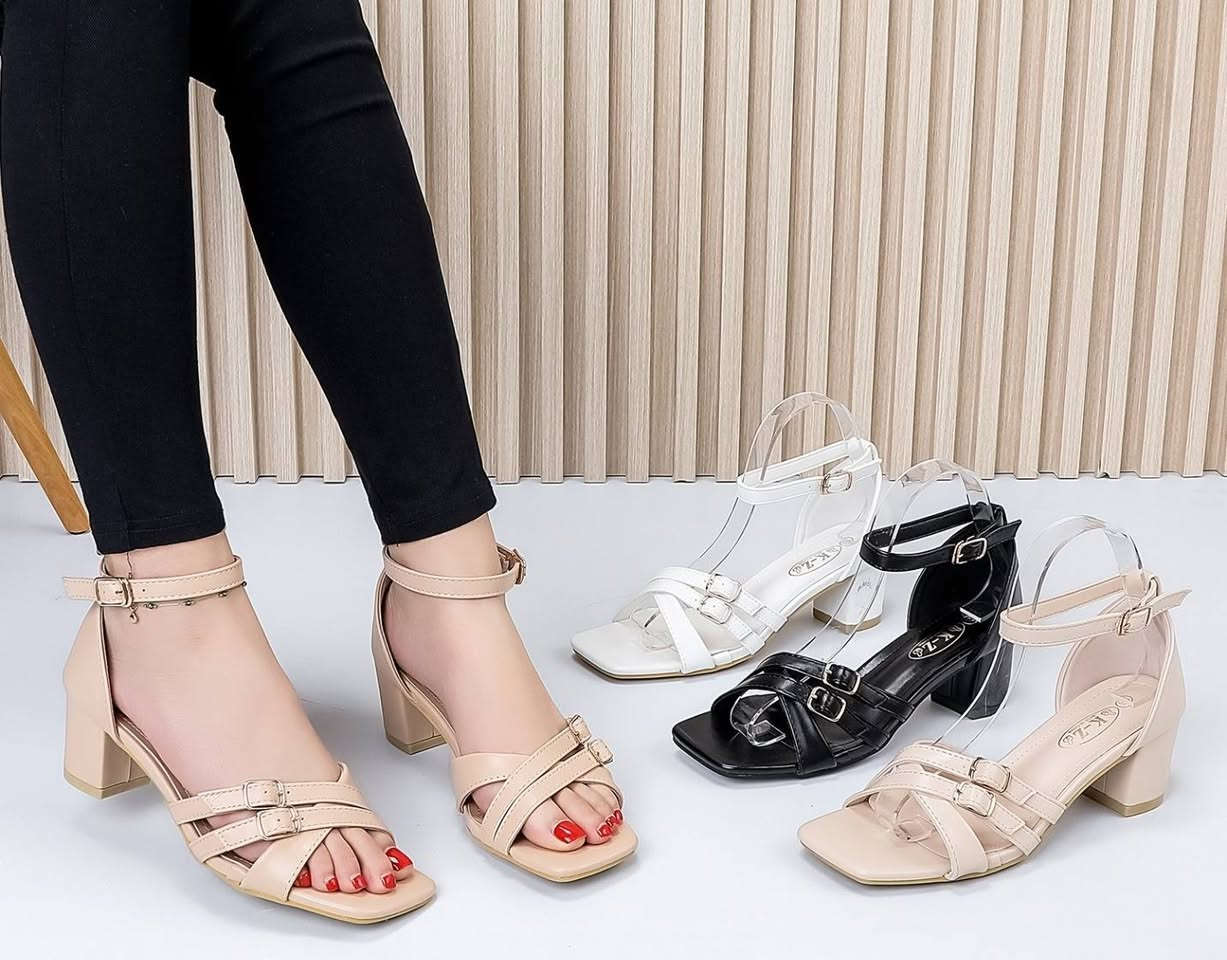 ✨ لا خطوة بدون أحذية وحقائب بيروت ✨
حيث تلتقي الأناقة مع الذوق الراقي،
ونختار لكِ ما يكمّل إطلالتك بكل حب 🤍
📍 العنوان: شارع مزرعة – مجمع رؤتانا
الطابق الأول – محل رقم 24
🚚 نوفر خدمة التوصيل داخل خانقين
وإلى جميع محافظات العراق
💖 بيروت… لأن كل خطوة تستحق جمالًا خاصًا 💖


**إذا كنت صاحب هذا الإعلان وتريد حذفه لأي سبب، رجاءا أرسل رسالة إلى الدعم الفني**