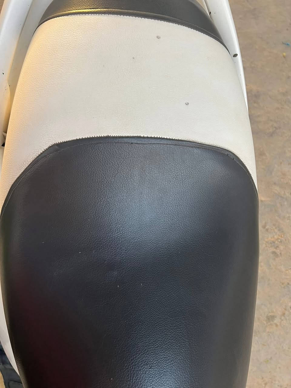 مكلف بالنشر صاحبه متوازي عليهه 
دراجه سايم للبيع نضيفه حيل ياباني السعر 200بدون أرواق مكفوله من  السرقه 
العنوان شارع ٢٠ اتصال ***********
