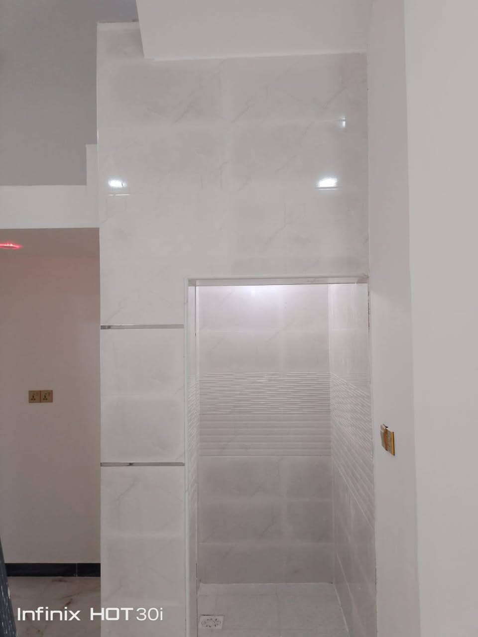 🏠 بيت خلفيه  حديث للبيع في حي الكرامة (موقع مميز على شارع سايدين) 🏠
​تبحث عن بيت العمر بمواصفات ممتازة وسعر مناسب؟ لاتفوت هذه الفرصة!
​المنطقة: حي الكرامة - توزيع المالكي.
​نوع العقار: بيت خلفية.
​المساحة: 100 متر مربع.
​نوع الطابو: طابو صِرف (سند جاهز للتحويل).
​حالة البناء: بناء حديث، جاهز للسكن الفوري ولا يحتاج لأي مصاريف إضافية.
​الخدمات: المنطقة مخدومة بالكامل (ماء، كهرباء، وتبليط).
​📞 للاستفسار والتواصل: واتس اب 
​✉️ أو الاتصال مباشرة على الأرقام التالية
📱 [‎***********⁩] ابو عباس 
📱 [***********]  ابو روان
