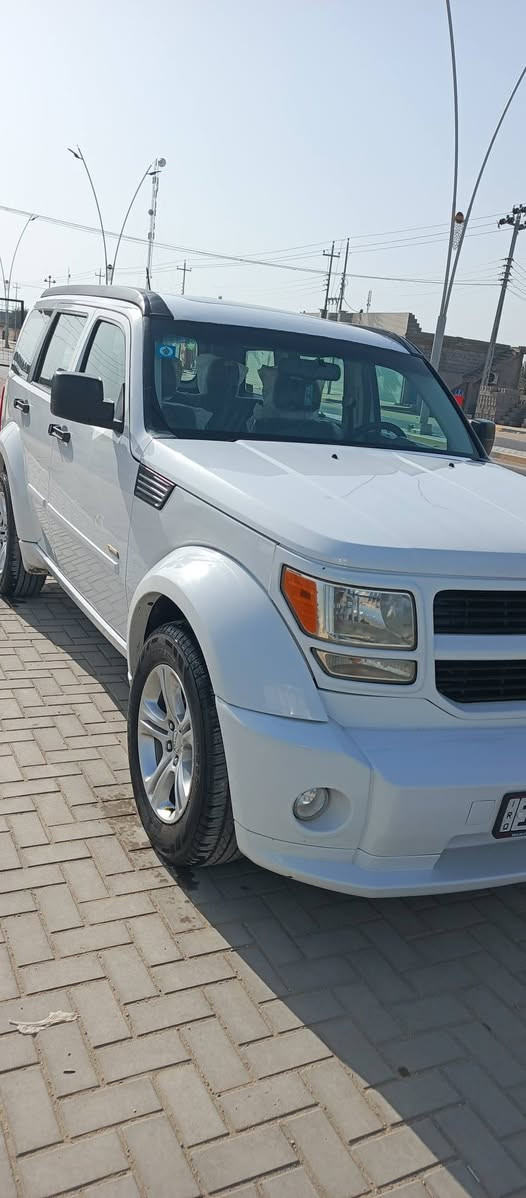 سلام عليكم دوج نيترو وارد مريكي البيع بدون مراوس مديل 2011  بسمي حادث سياره صندوك وبيه باب السدر والبنيد مقسمات بدون لاتبديل ولا صبغ  وسونار موجود بل منشور سياره فول مواصفات شاشه كامره فتحه حساسات دعاميه سياره ماشيه 134 الف سياره جاهزه حداديه جديده تخم تاير جديد مكينه كيرجدد سعر 105وبيه مجال بصيط
مكاني البصره شط العرب الحوطه 
***********
