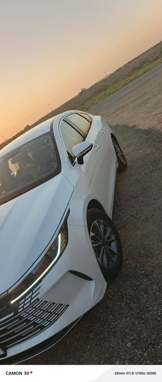 BYD
دستروير 2025 رقم بغداد

ماشيه ١٧ 

بيها رصعه بل بنيد خفيفه + طخه بل دعاميه خلفيه

🟢 ابرز المواصفات :- 

بصمة تشغيل عن بعد + كارت 

شاشة كبيرة دوارة 

حساس خلفي 

ويل كروم 

لايت زنون 

بك لايت لد 

محرك 1500 

3 انضمة قيادة 

تحكم مقود جانبين 

تبريد 2 قطعة 

هاند برك كهرباء 

كير ماوس 

درايڤ مود 

عداد دجتل 

ملحقات وشاحن كاملة.

ب19300 وبيهه مجال بسيط 

مكاني  بغداد 

غير متواجد على الفيس

للاستفسار ***********
