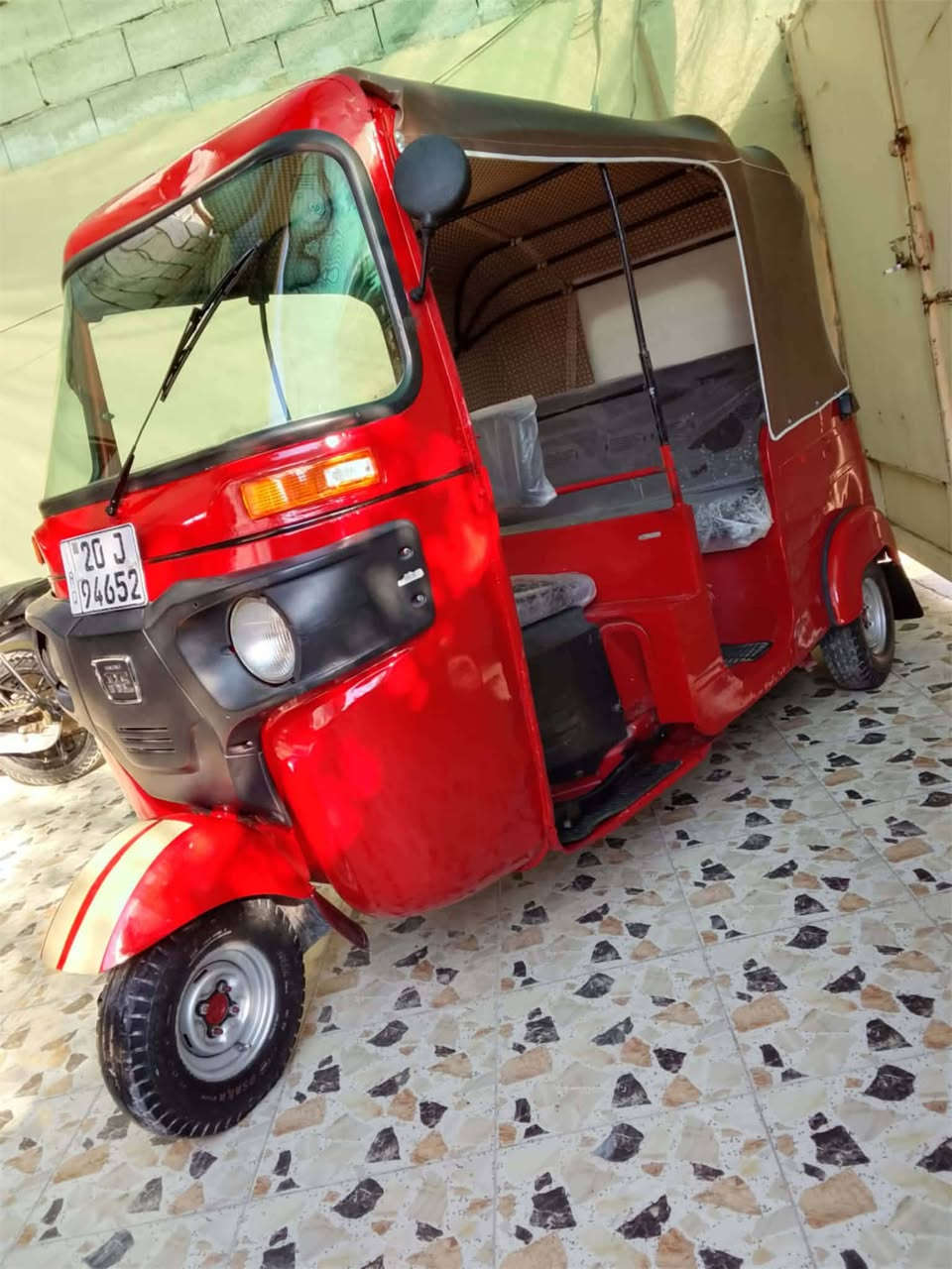 للبيع 2018شهر 9  رقم ديالى مصبوغه جماليه شوفت عينك لا تنقيص لا تبخير كهربائات كله شغاله سعر 5ملاين ونص بيه مجال حك جيه  المكان بعقوبه ***********
