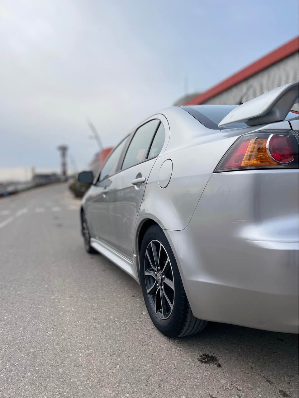 لانسەر قرش ئەمریکی ٢٠١٧
مەکینە ٢٠ مەرغوب 
ئیکۆ
تراکشن
سوکان ڤۆلیۆم
تەحدید سورعە
دوو پارچە و دوو پەڵەی هەیە من بە سێ پارچە پێت ئەفرۆشم
سەنەوی تا ٢٠٢٨ تازەیە 
مەکینە و گێڕی بە شەرت 
ماڵی دۆستە و بێسەر ئێشەیە
نرخیشی ٩٩$ گەڵا و مەجالێکی برایانە
*********** السليمانية, العراق
