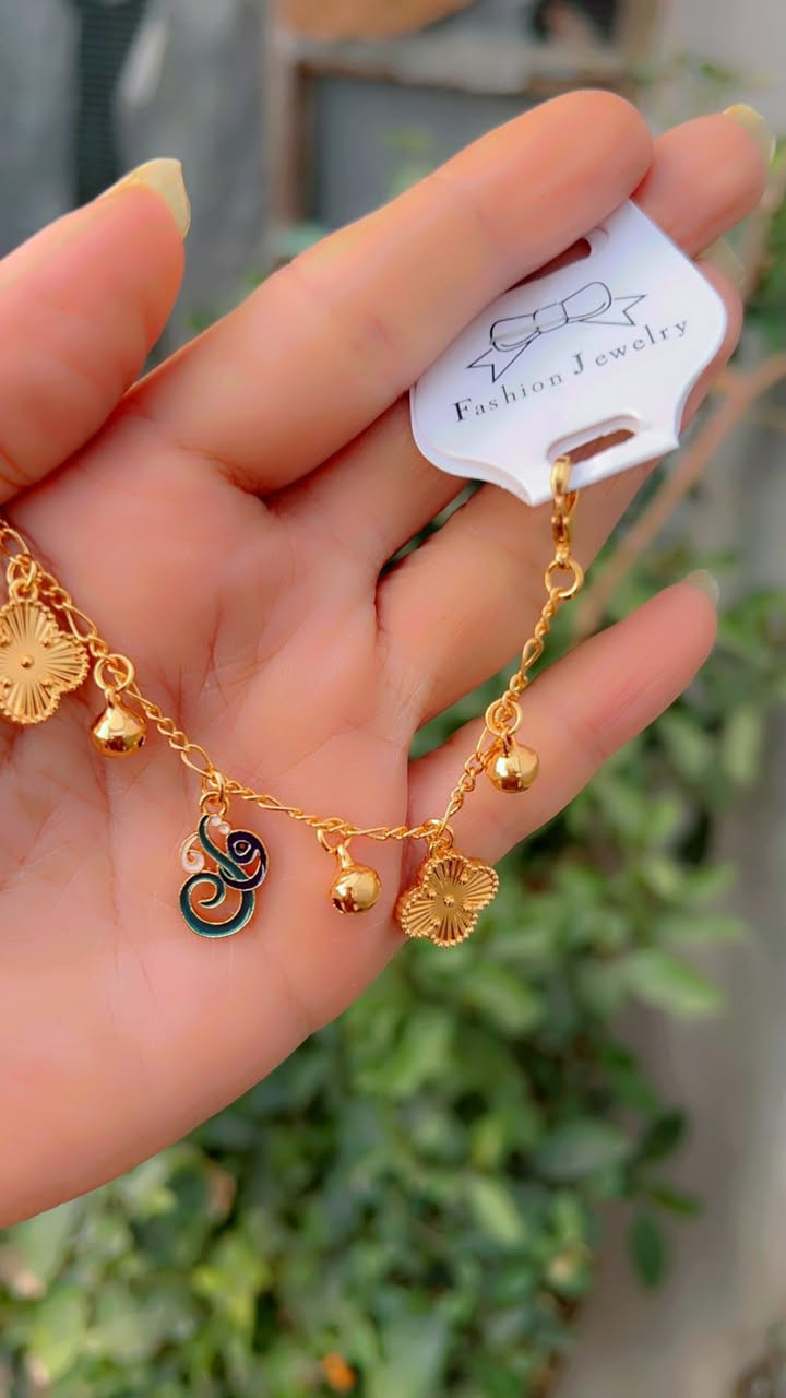 ذهب برازيلي. طلاء ثابت  قطع اخيره اسعار بلاش


**إذا كنت صاحب هذا الإعلان وتريد حذفه لأي سبب، رجاءا أرسل رسالة إلى الدعم الفني**