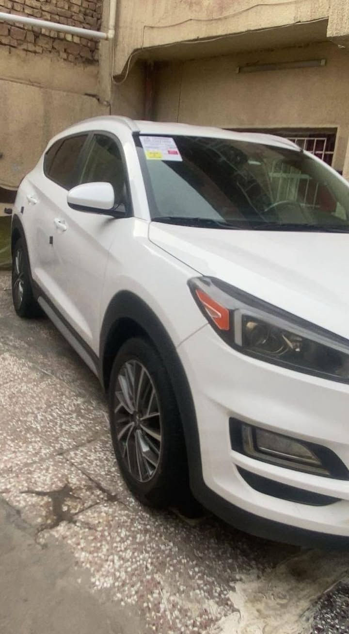 توسان 2020 وارد امريكي بيع مستعجل
محرك 2400 
بصمه
سايد بريك بصمه
رادارات امامي جوانب
مود درايف
تحكم جهتين
تبريد قطعتين
كشنات تدفئه
سياره كير مكينه اريباك مكفول
حداديه تخم تاير كله جديد 
ماشيه 57 الف
الحادث فقط جاملغ سرقه بدون دواخل 
السعر 165 ورقه
***********
العنوان بغداد الجديده
