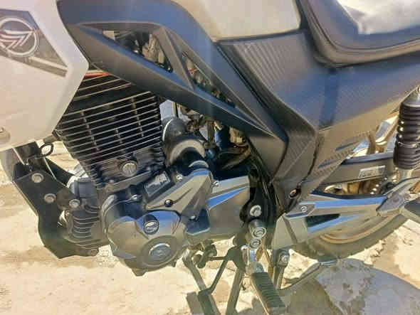 سلام عليكم شباب دراجه ار كي موديل ٢٠٢٤ مكينه ٢٠٠ دراجه حلوه ونضيفه مكينه برغي ما مفتوح بيهه مكاني بغداد الشعب رقم ***********
