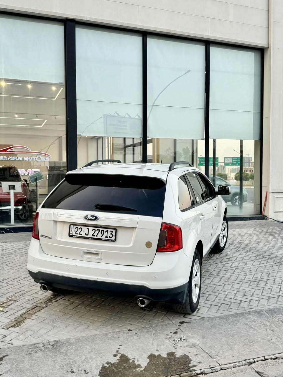 فۆرد ئیدج مۆدیل ٢٠١٢ 
شەریکە نیڤا 
سەیارەکە مواسفات ئحتیادیە 
بۆیاخ دوو پارچەو بستێک بۆیاخە
دەرگای سایەق لەگەل چاملخی دواوە لای سایەق 
چاملخی دواوە جەمپیکی کەمی هەیە  
رەقەمو سەنەوی تازەیە تا ٢٠٢٨ 
٢٠٠ غرامەیی لەسەرە دوای محامەلە دەگەرینمەوە 
سەیارەکە غازو بەنزینە 
غازی ئیتاڵی ئەسڵی لەسەرە 
وەکالەی بەناوی خۆمە تحویل و وەکالە بەشەرت 
پێشی کەپسە بئ دەحم و ئیرباگ گێرومەکینە بەشەرت 
گەرمی و ساردی مەزبوتە 
لەهەولێرە سەیارەکە 
ژمارە مۆبایل :*********** 
نرخی :٩٨ وەرەقە مەجالیکی کەم تکایە موشتەری نی بیزارم مەکر

سلام عليك فورد ايدج شكل جديد موديل ٢٠١٢ 
شريكة نيفا 
مواصفات احتيادية 
صبغ ٢ قطحة صبغ 
جاملغ خلفي و باب سايةق مصبوغ شوية داخل جاملغ خلفي 
سيارة غاز و بنزين اطالي اصل 
رقم سنوية جديد ٢٠٢٨ 
بسمي سيارة تحويل وكالة نفس يوم شرت 
٢٠٠ دولار غرامة نزل سعر 
كيرمحرك تاخم تيارات كل جديد مكان اربيل 
رقم موبايل :*********** 
فايبر واتساب موجود 
سعر ٩٨ شوية مجال أربيل, العراق
