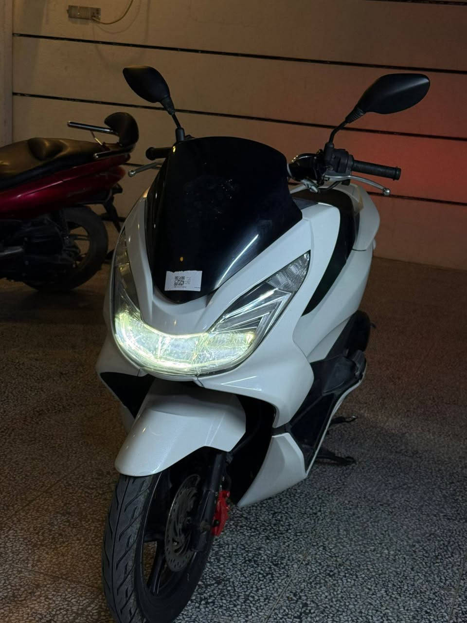 السلام عليكم pcx جيل ثاني 
السعر ١٧٥٠ مكان بغداد الامين الثانيه 
*********** واتساب
