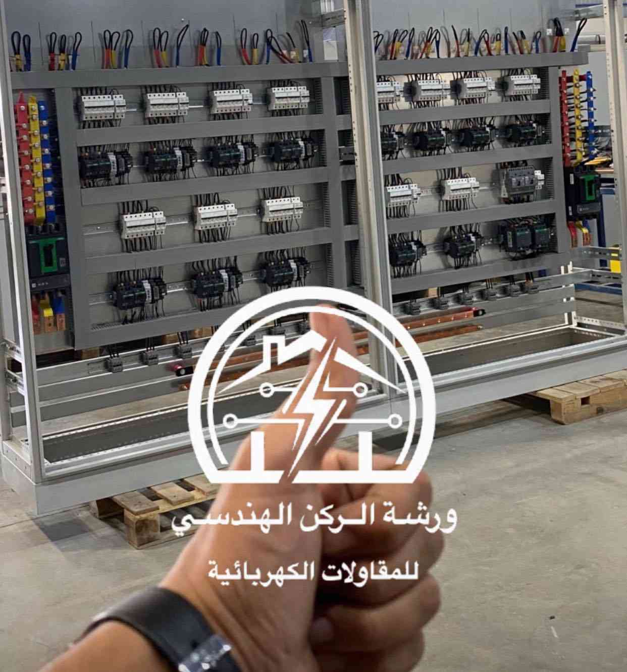 احد اعمالي تصميم وعمل بنل ATS لتحكم في 14 شقه سكنيه بمعايير  وشروط السلامةوكذلك تصميم بنل ats  لمنزل . للتواصل :   ***********
