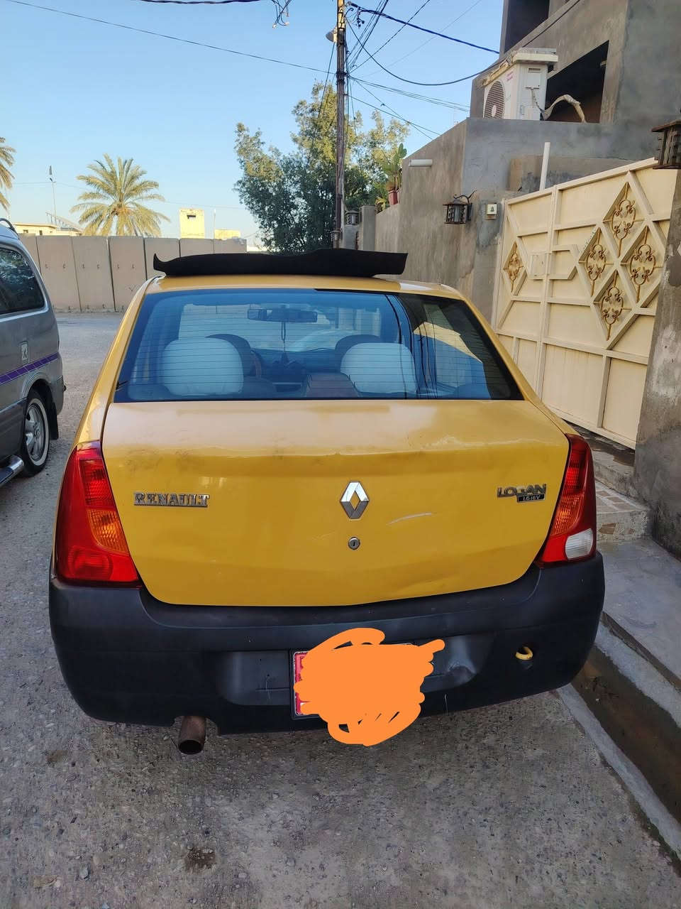 السلام عليكم  رينو فحل للبيع كير محرك مكفولات سنويه 2030مصفره هيئه وغرامات سياره نضيفه خير من الله موديل 2014 تبريد كامل بس صار بي ليك سنويه بسمي رقم  ديالى السعر 52 وبيه مجال كلش قليل سياره عله وضع الشركه رقم صاحب السياره *********** مكلف بلنشر
