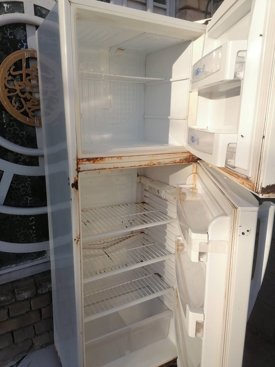 ثلاجة تشتغل وتبرد وماطوره جديد زنجار قليل بيه أريده با٦٠وبيه مجال


**إذا كنت صاحب هذا الإعلان وتريد حذفه لأي سبب، رجاءا أرسل رسالة إلى الدعم الفني**