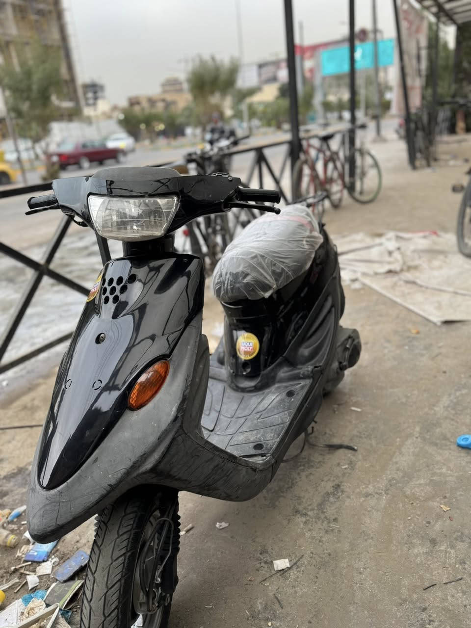 سلام عليكم دراجه بيجي 60 اخت جديده مكينه ناعمه كهربائيات شغاله كلها نقصها بس دكمه مال سلف وكلوب امامي فقط سعرها 275. بيها مجال قليل مكان بغداد اليرموك ***********
