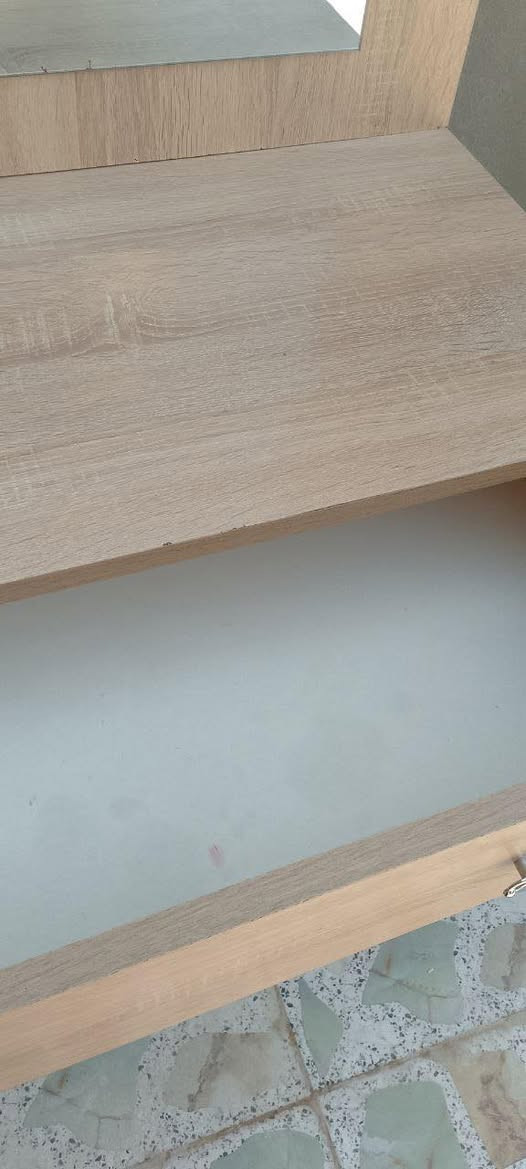 السلام عليكم ميز تواليت للبيع السعر 45 و بي مجال
للاستفسار التواصل على الرقم ‭0790 363 6748‬
