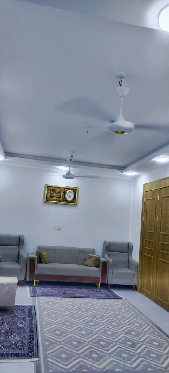 #إعلان_رقم (234)

 ╔═══ 🏠 للبيع دار حديث 🏠 ═══╗
📍 الموقع : مجمع الدوح السكني

 #المساحة الكلية : 214 متر

#التفاصيل 
▪️ سنة البناء : 2026 
     الدار طابق واحد 
العقار مطلوب للمصرف العقاري _ 97 _ مليون 

يحتوي الدار على _  غرفتان واحده منهم نضام سويت +صالة + استقبال + مطبخ + صحيات 

الدور الاول مصمم واصل إلى السقف يحتوي على اربع غرف غير مسقوف 
البيتونه مسقوفه فقط

يقع الدار على شارع _ 15 _متر 

📍 موقع هادئ ومناسب للسكن

━━━━━━━━━━━━━━━

📞 للحجز والاستفسار:
مراسلة الصفحة أو الاتصال مباشرة 👇

╭──────────────╮
📞 0782 777 9516
👤 سيد ولاء
╰──────────────╯

╭──────────────╮
📞 0781 160 0131
👤 أبو حسين
╰──────────────╯

📍 العراق | السماوة
حي العسكري — قرب جامع الإمام علي (ع)

━━━━━━━━━━━━━━━
🏢 #الخارطة_للاستثمار_العقاري
🔑 بيع • شراء • استثمار • خدمات عقارية
━━━━━━━━━━━━━━━

