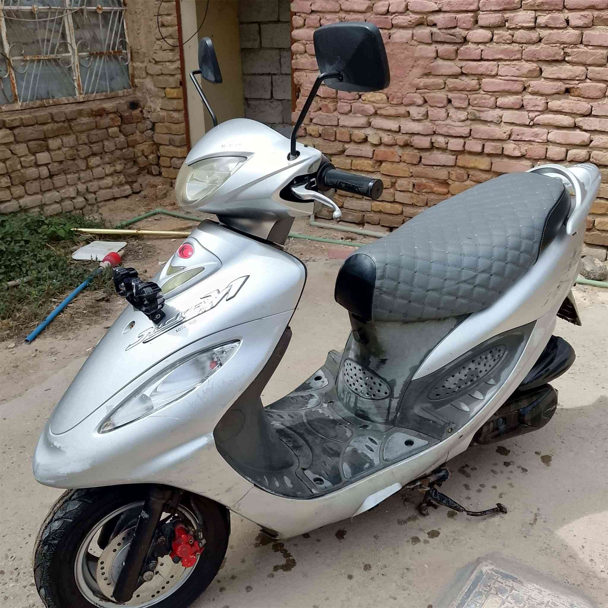 السلام عليكم مكلف بالنشر
للبيع كامكو تايوان نضيفة مال رمبة 

رقم صاحب الدراجة 

***********2
