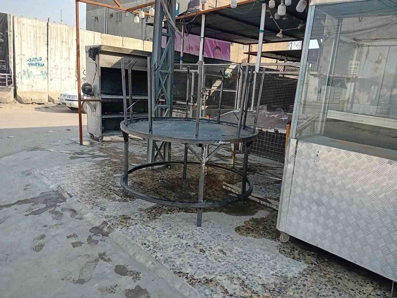 شوايه سمك شغل تفصال ثقيل معا غراضها ستان سكافات
وعدد سكافات عدد. 11 وحده تسكام مو عاديات 
*********** مكان بغداد الامين
