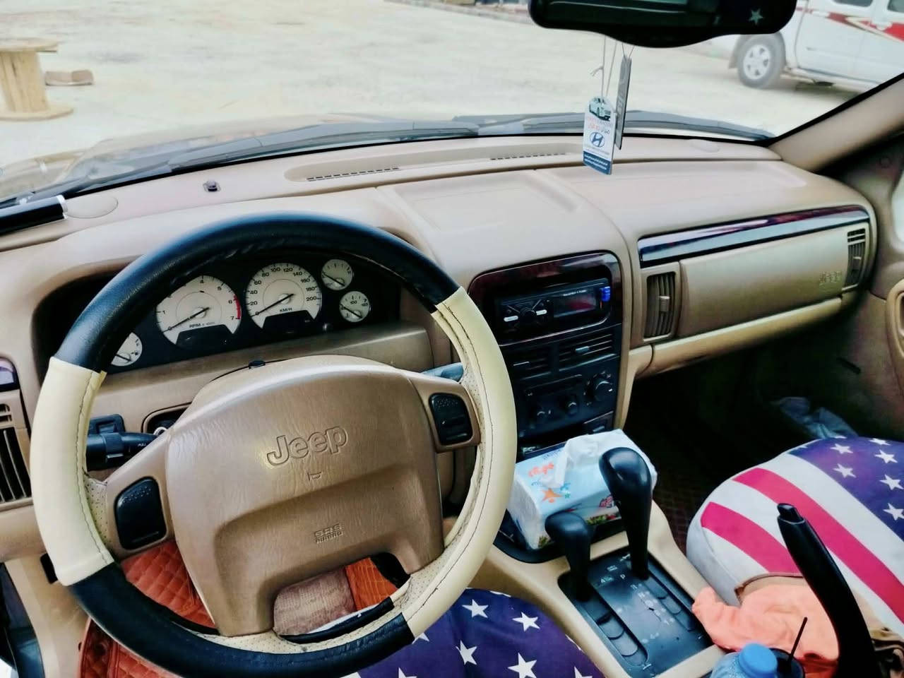 جيب چيروكي موديل ٢٠٠٠
٨ بستون دبل اكسل ناو زةرد رقم سليماني تا ٢٠٢٩ تازةية تاية و ويلي لوك هةموو گياني بة شةرت 
٤ پارچةي بوياخة بي دةعم و ليدراو هةموو گياني بة شةرت تةبريد سارد و گةرم لة هةلةبجةي شةهيدة 
سعري ٧٥ و مةجاليكي برايانة 
***********
***********

عربي : جيب شيروكي موديل ٢٠٠٠ 
٨ سلندر لو كير شرط شغال رقم سليمانية شرط تحويل و غرامة جديد ٢٠٢٩  ٤ قطعة صبوغ مابي ضربة شرط مكان محافظة حلبجة شهيد سعر ٧٥ مجال قلیل رقم هاتف بس وتس اب 
***********
