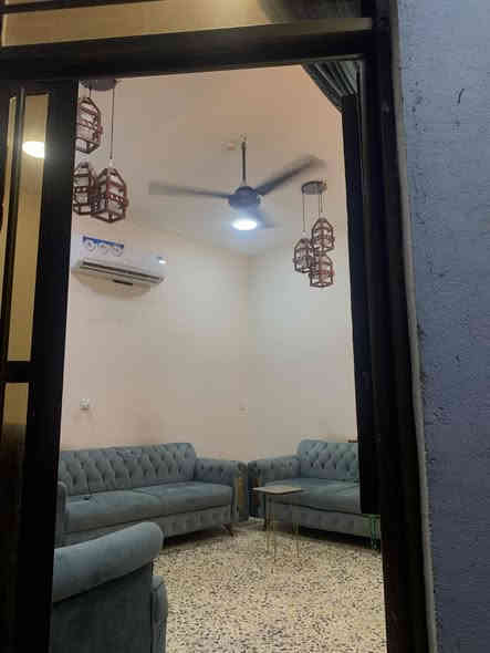 بيت مؤثث لل أيجار مساحه 140 متر
غرفتين نوم وصاله واستقبال وخدمات
وباقي التفاصيل موضحه بل فديو
العنوان شارع المله بجوار الملعب 
سعر الايجار 900
للأستفسار ***********
