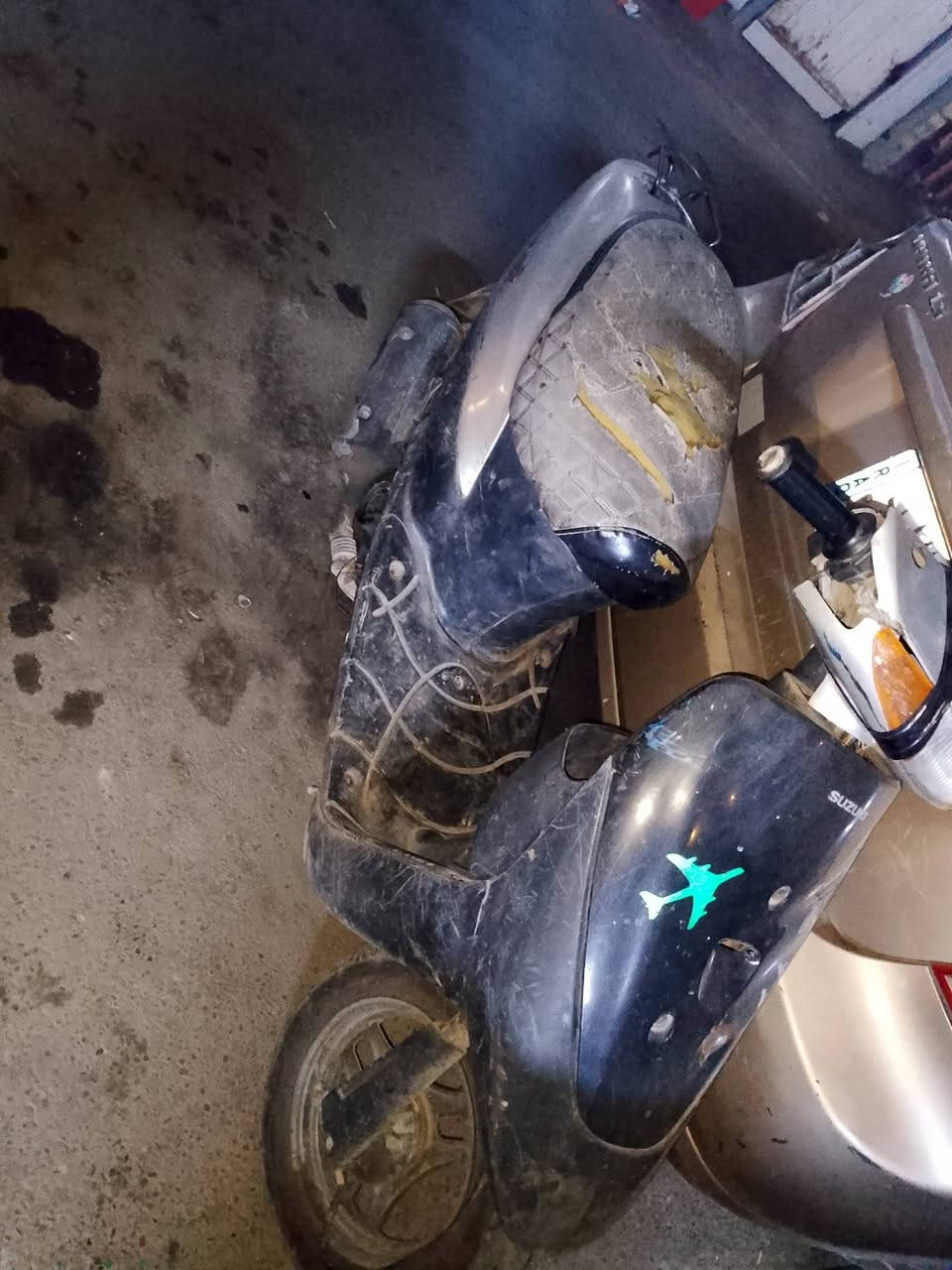 من رخصت مدير الكروب دراجه سازوكي تجفيت جديد ورجعت طفت ابيع كوم حديد مكان حي العامل  ***********
